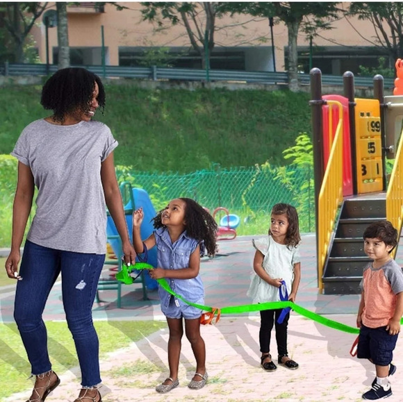 Daycare Walking Rope, Children Safety Walking  Rope with 12 Colorful Handles - Picture 3 of 9